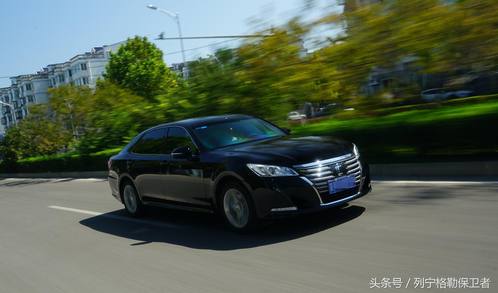 皇冠14代精英版试驾视频测评,14代皇冠车主用车评论
