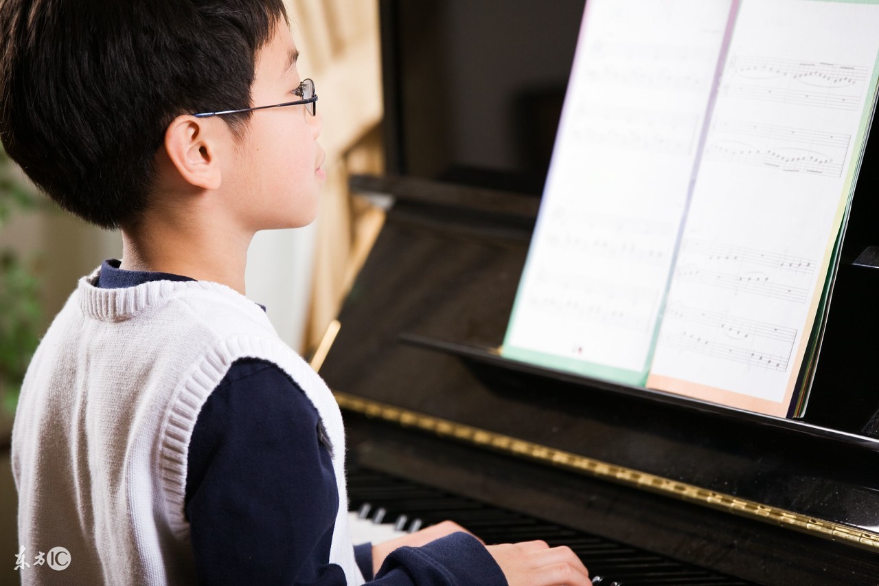 孩子学电子琴的可以买电子钢琴吗,小孩弹钢琴初学者买什么电子琴好