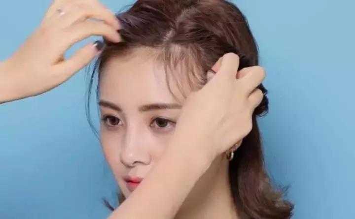 周冬雨同款发型编发教程,周冬雨春风十里不如你编发