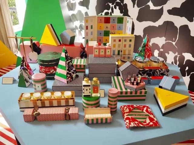 哪个牌子的圣诞限量款好,各个品牌的圣诞限定翻车