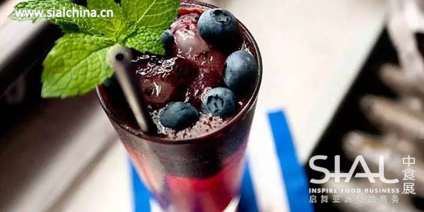 喝鸡尾酒会难受吗,生理期喝鸡尾酒会怎么样