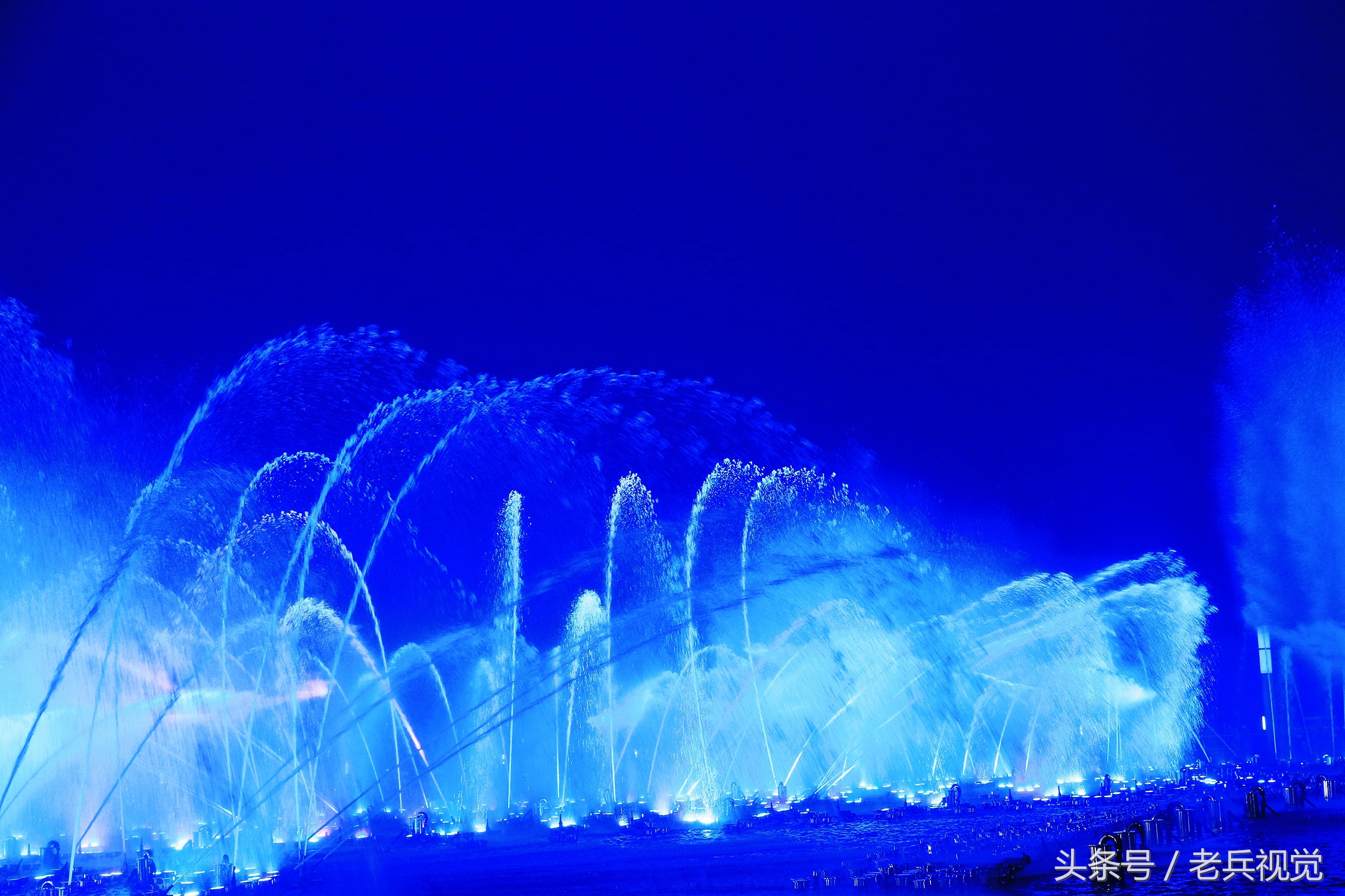 听说你也喜欢看海的英文,听说你也喜欢海什么意思