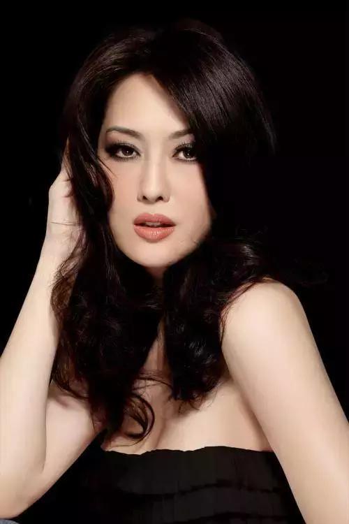 木马卷适合圆脸方脸鹅蛋脸瓜子脸,鹅蛋脸变长方脸