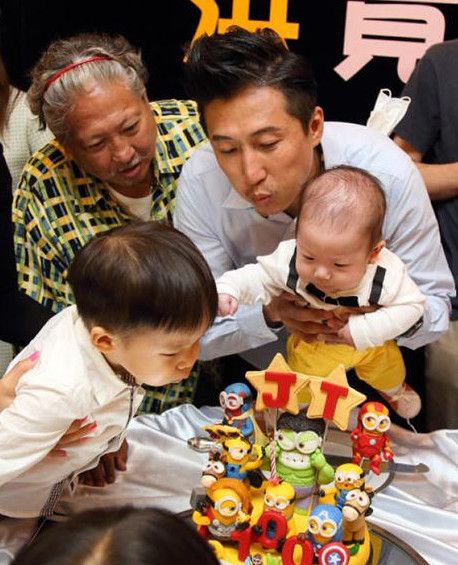 吴佩慈为大儿子庆生,吴佩慈纪晓波为儿子庆生