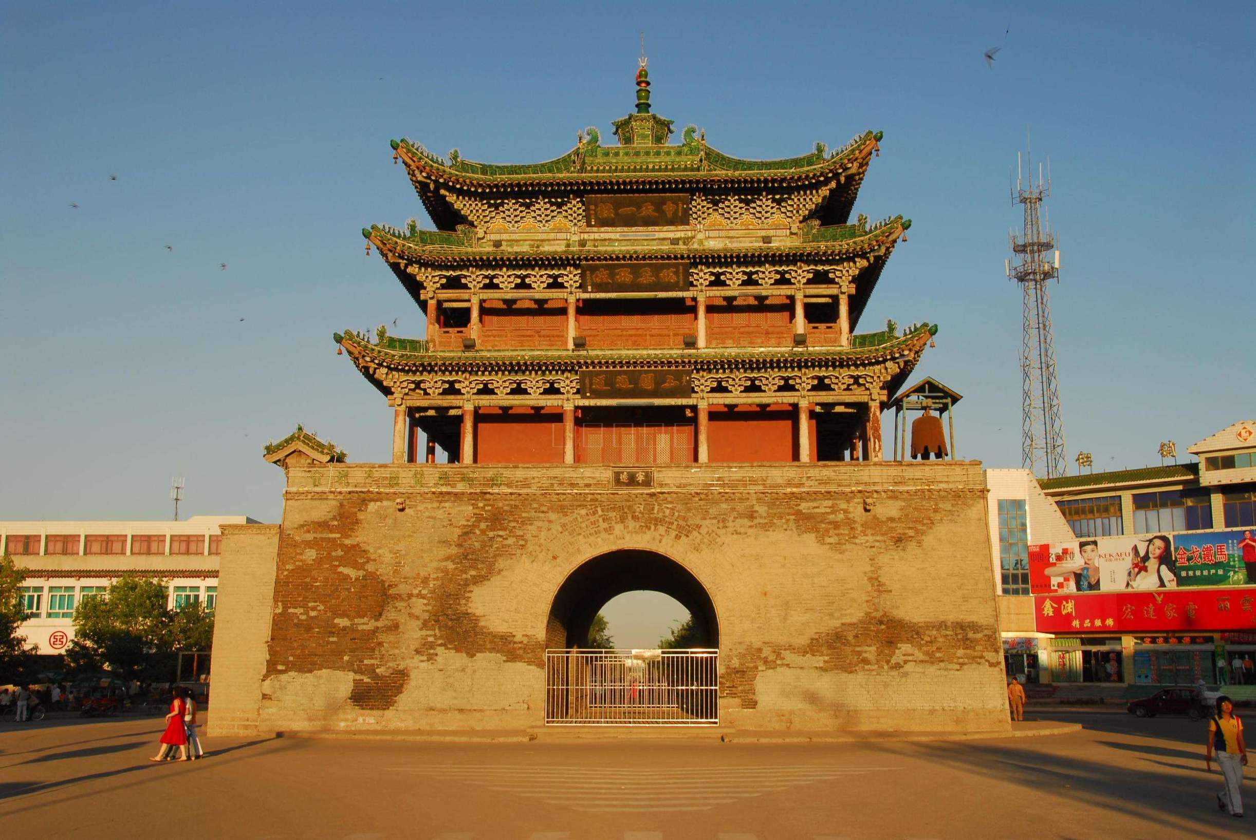 古丝绸之路西安钟楼,西安钟楼和钟鼓楼有什么区别呢