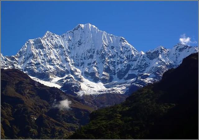 珠穆朗玛峰西坡大本营海拔多少,海拔最高的山峰是珠穆朗玛峰