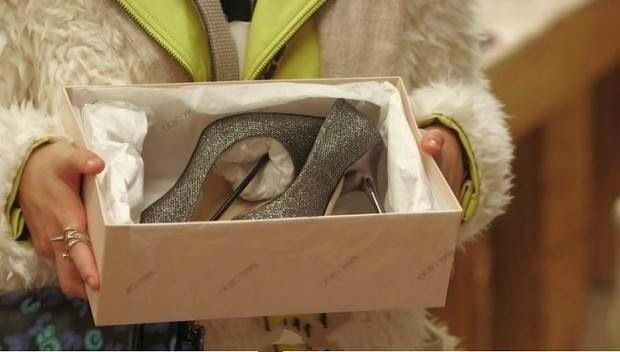 刘诗诗中式婚鞋,刘诗诗代言什么鞋