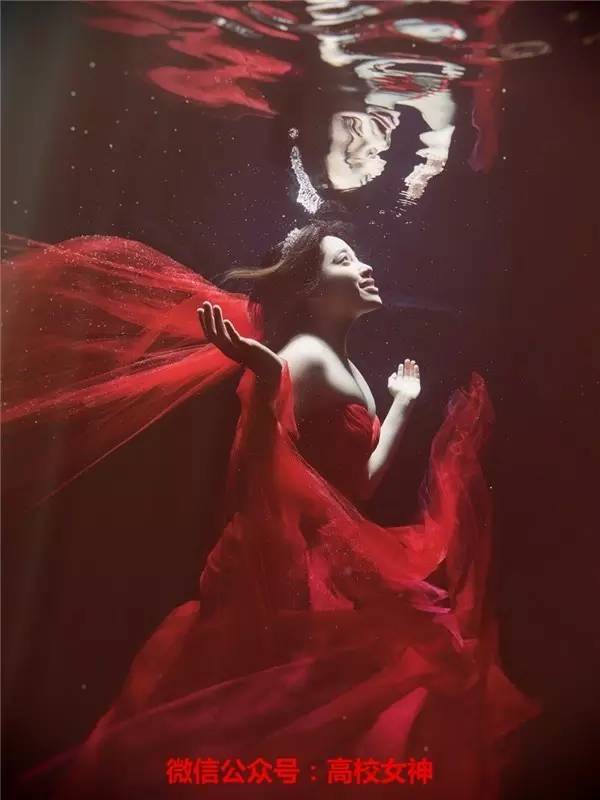 欧阳娜娜三姐妹颜值相差大,欧阳娜娜三姐妹一共几岁了