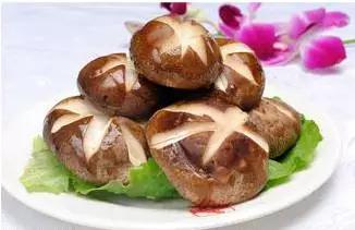 汤里加两枣,汤里加浓汤宝