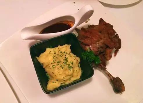 揭秘：真实的泰国人妖，昙花一现的美丽