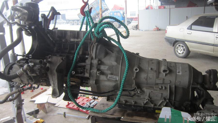 宝马320li发动机烧机油怎么修,宝马320i烧机油最佳解决方案