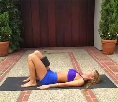 瑜伽大腿内侧训练方法,大腿内侧的肥胖纹瘦下去会消失吗