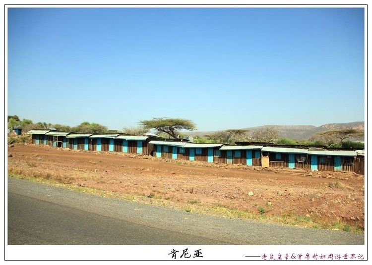 在这地方，“痞气痞气”“拨打拨打”“土客土客”的意思很有趣