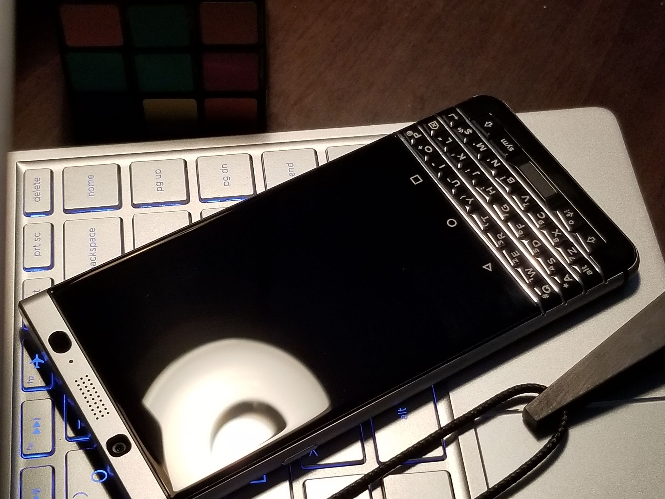 黑莓手机blackberrykeyone,黑莓keyone的bbb100-1是什么版本