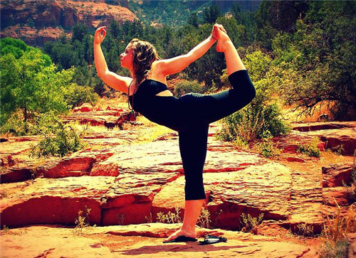 瑜伽的初步练习20式瑜伽经典动作图解