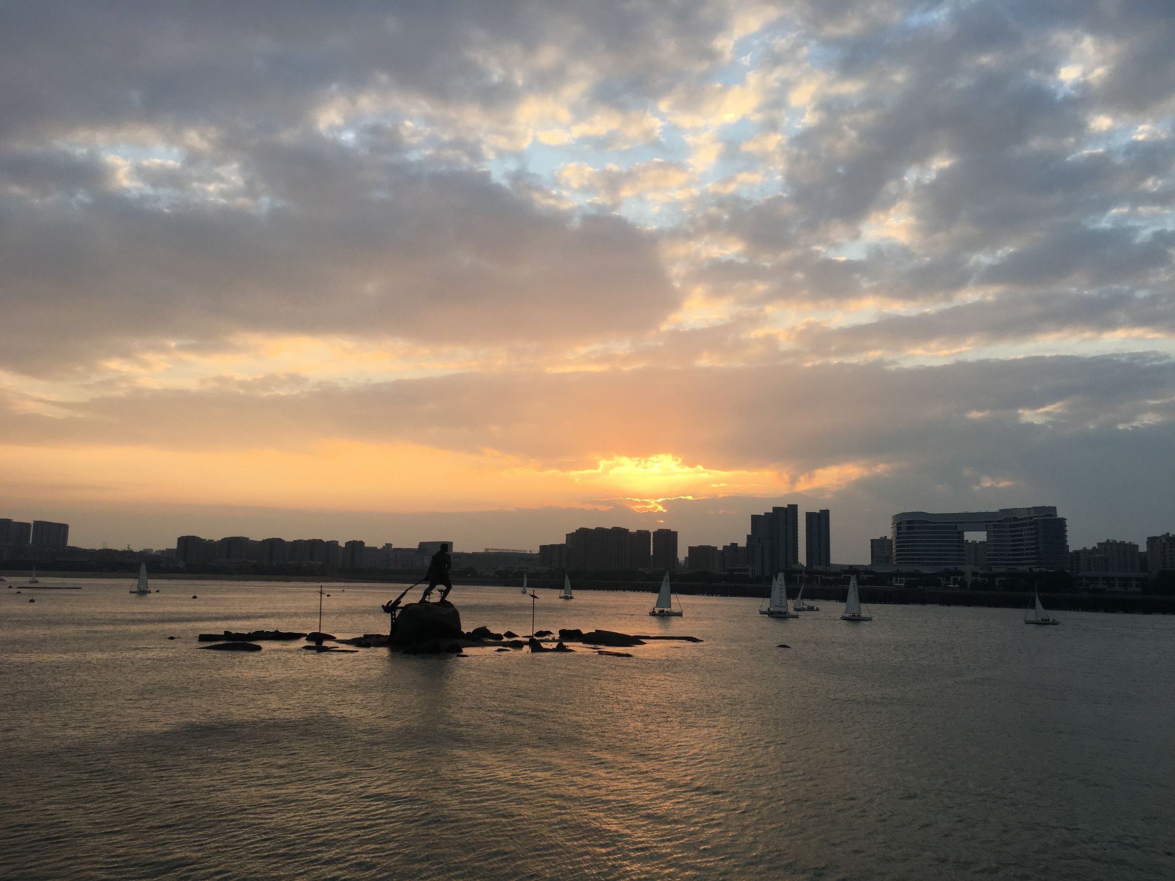 徒步旅行100天视频,徒步万里行28天