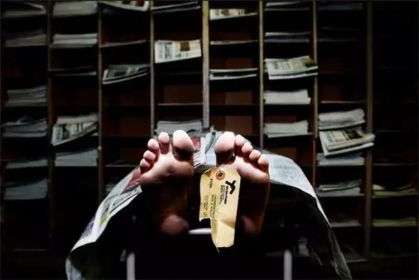 酒店枕头中间有个洞是做什么用的,酒店客房枕头都有哪些