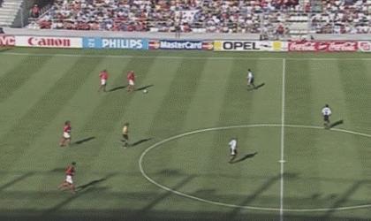 世界足坛史上十大巨星排名,国际足坛十佳球集锦