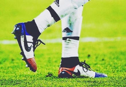 球鞋也可以这么潮!美元+文身+康乃馨甚至还长了头发!