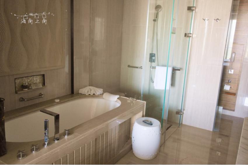 穿过云海后的美景,穿过云海看美景