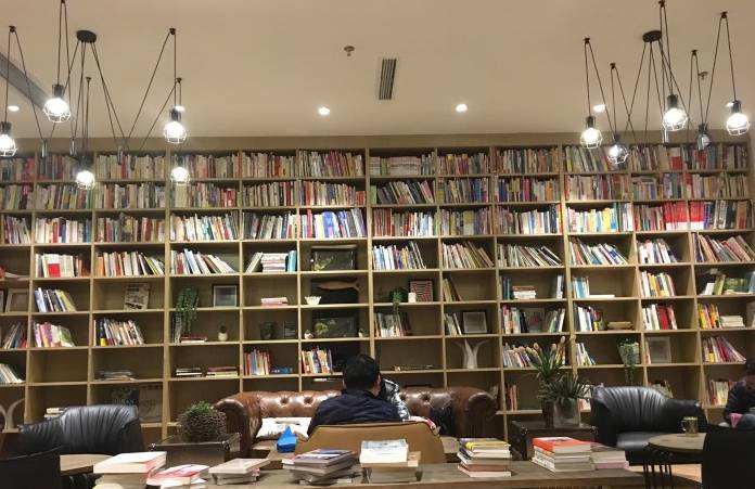 重庆有哪些值得去的书店,重庆推荐可以发呆的书店
