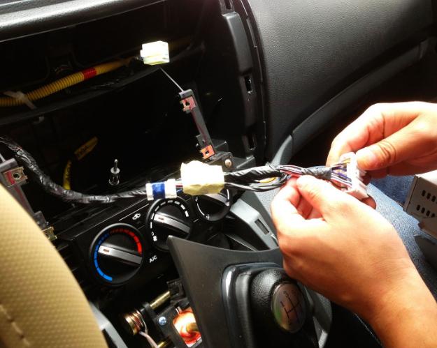 汽修师傅悄悄给私家车巧装它，轻松延长爱车寿命，高配低配都适用