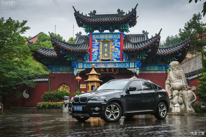宝马X6，不谈性能如何！自驾遇上大雨还被拍成大片，颜值绝对够！