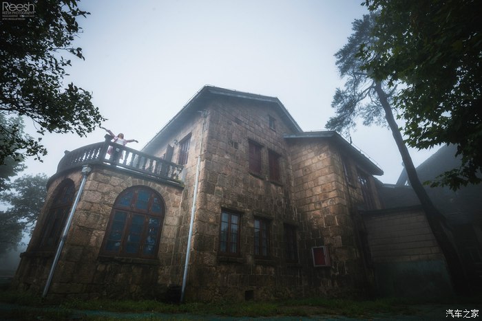 宝马X6，不谈性能如何！自驾遇上大雨还被拍成大片，颜值绝对够！