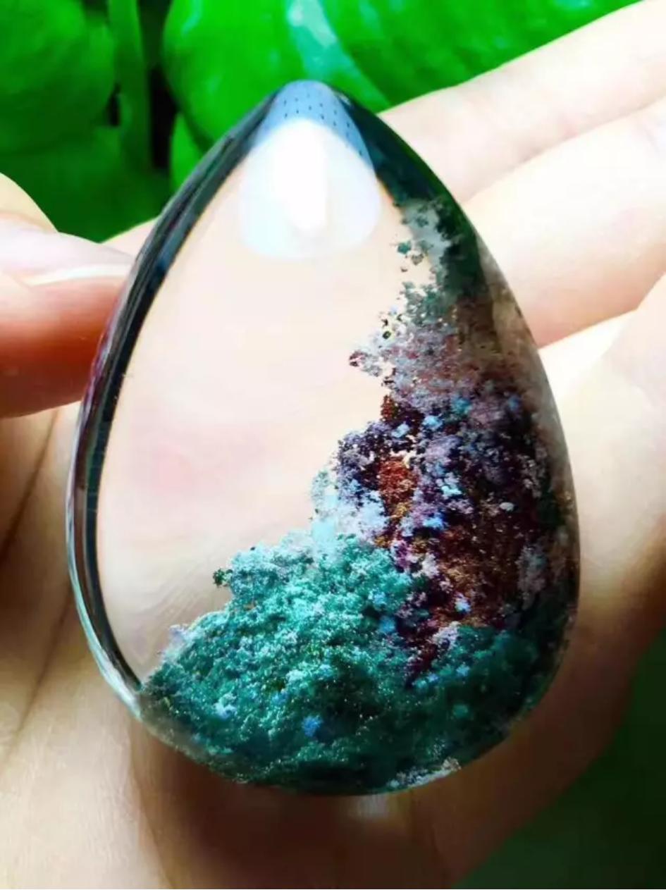 天然水晶和人工水晶的分辨,天然水晶与人造水晶镜的鉴别