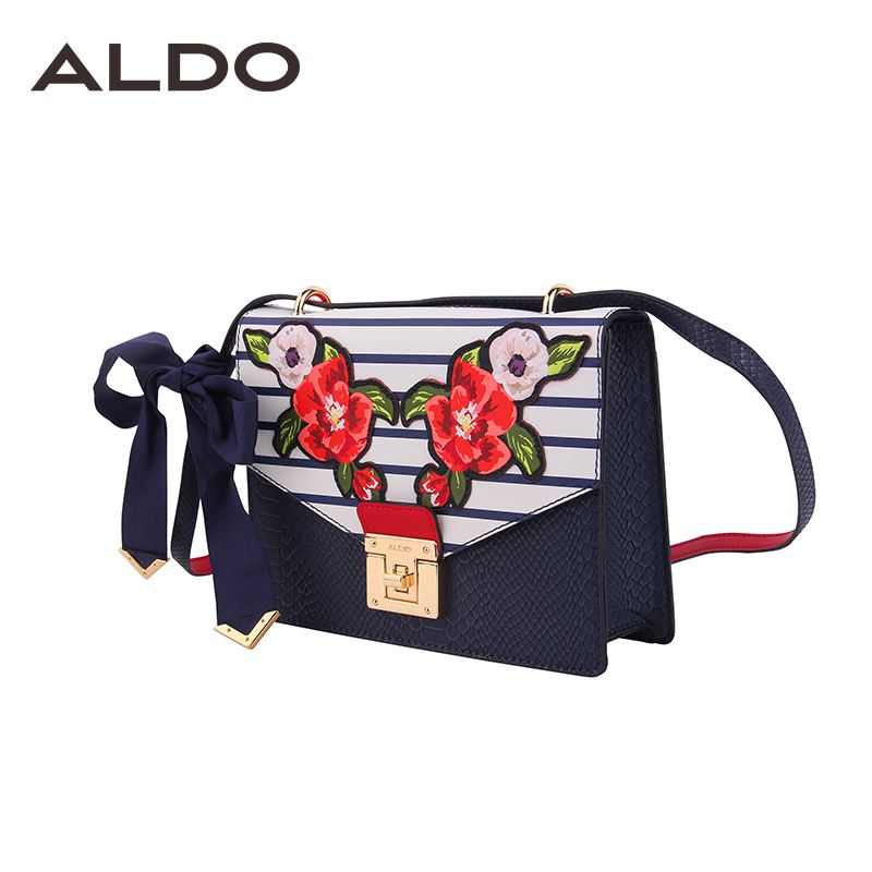 50岁职场女人大牌包包,初入职场包包推荐1000左右