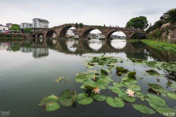 宝马X6,不谈性能如何!自驾遇上大雨还被拍成大片,颜值绝对够!