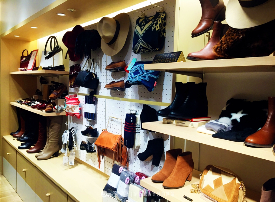 鍦ｈ癁棰勫敭褰╁,鍦ｈ癁褰╁濂楅