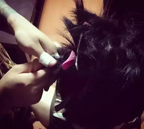 国字脸怎么变成v型脸型,国字脸修饰脸型的发型