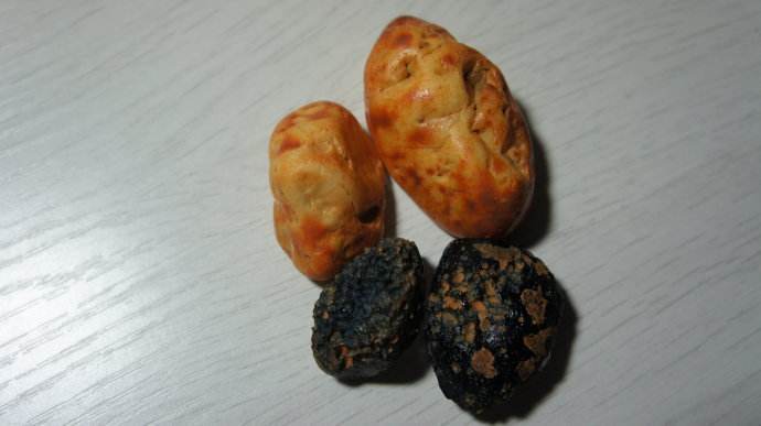 文玩陨石配饰,陨石元宝核桃文玩值得玩吗