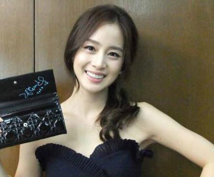 高圆圆戴牙套前后对比,高圆圆牙齿矫正牙套戴了几年