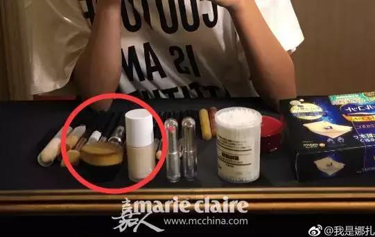 就用30块钱狂收当季爆款彩妆，“带货”女王们的梳妆台超魔性！