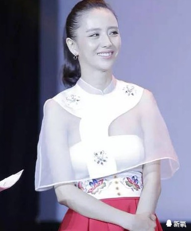 佟丽娅把*牙虎**磨掉了，其实她最该整的是眼睛！