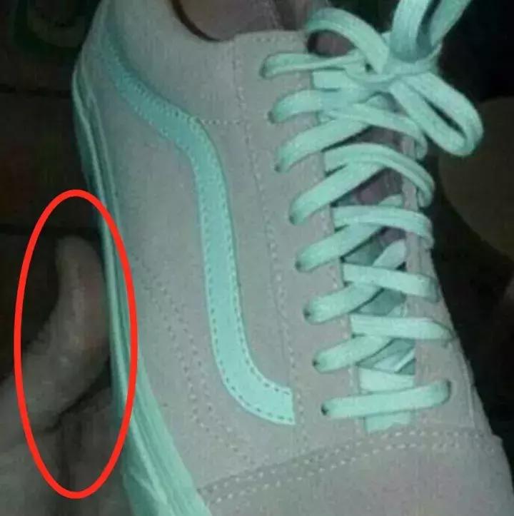 鞋子粉白还是灰绿代表着什么,你看到的是粉白还是灰绿