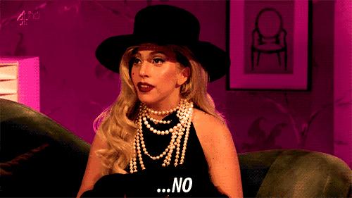 就用30块钱狂收当季爆款彩妆，“带货”女王们的梳妆台超魔性！