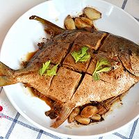 红烧鲳鱼用黄豆酱做法,红烧鲳鱼豆腐家常做法