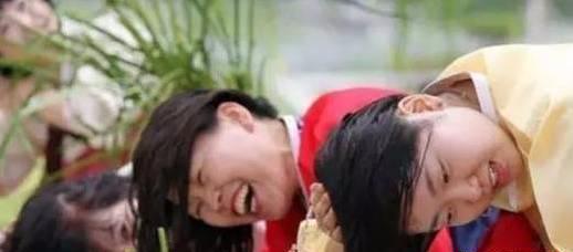 用艾草和姜煮水洗头,艾草浮萍煮水洗头发