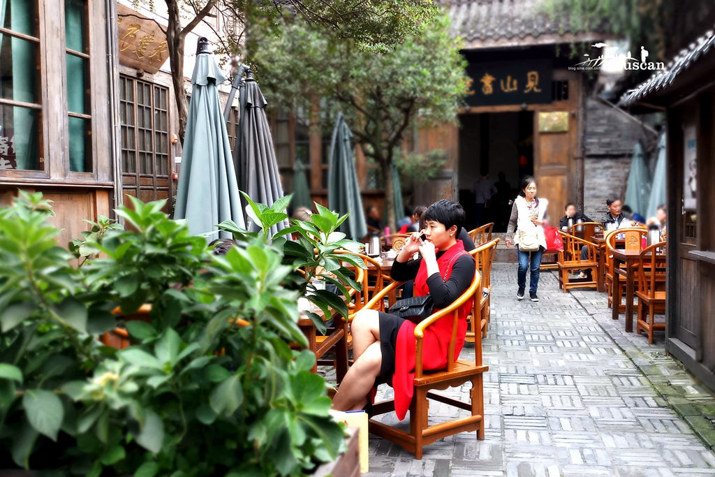 三星galaxyc8港版,三星galaxyc8像素