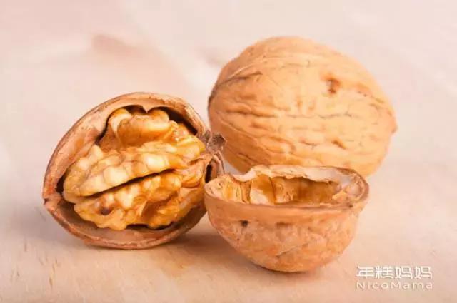 六个月宝宝吃什么油比较好,宝宝6个月吃小米油吃多少