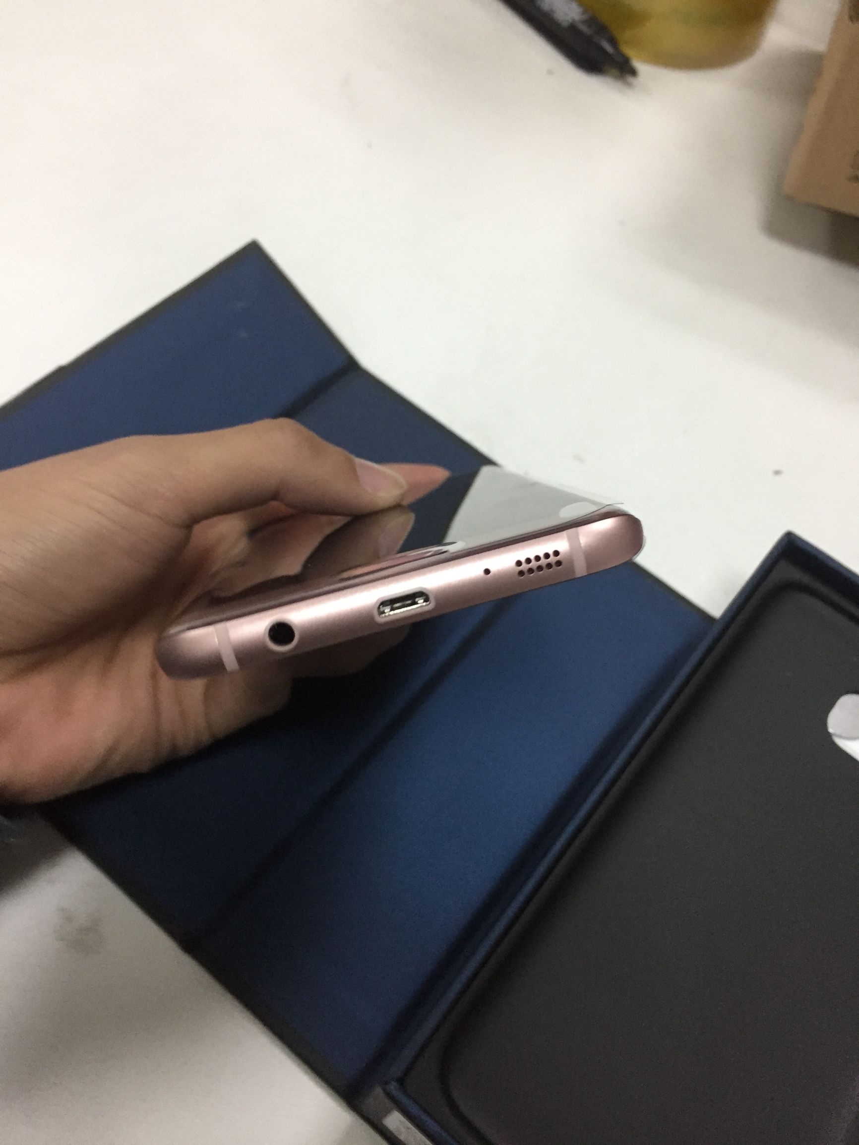 三星s7edge荧光粉,二手三星s7edge值得购买吗