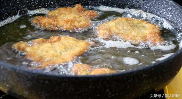 炸猪排做法儿童,无面包糠炸猪排怎么炸又嫩又酥