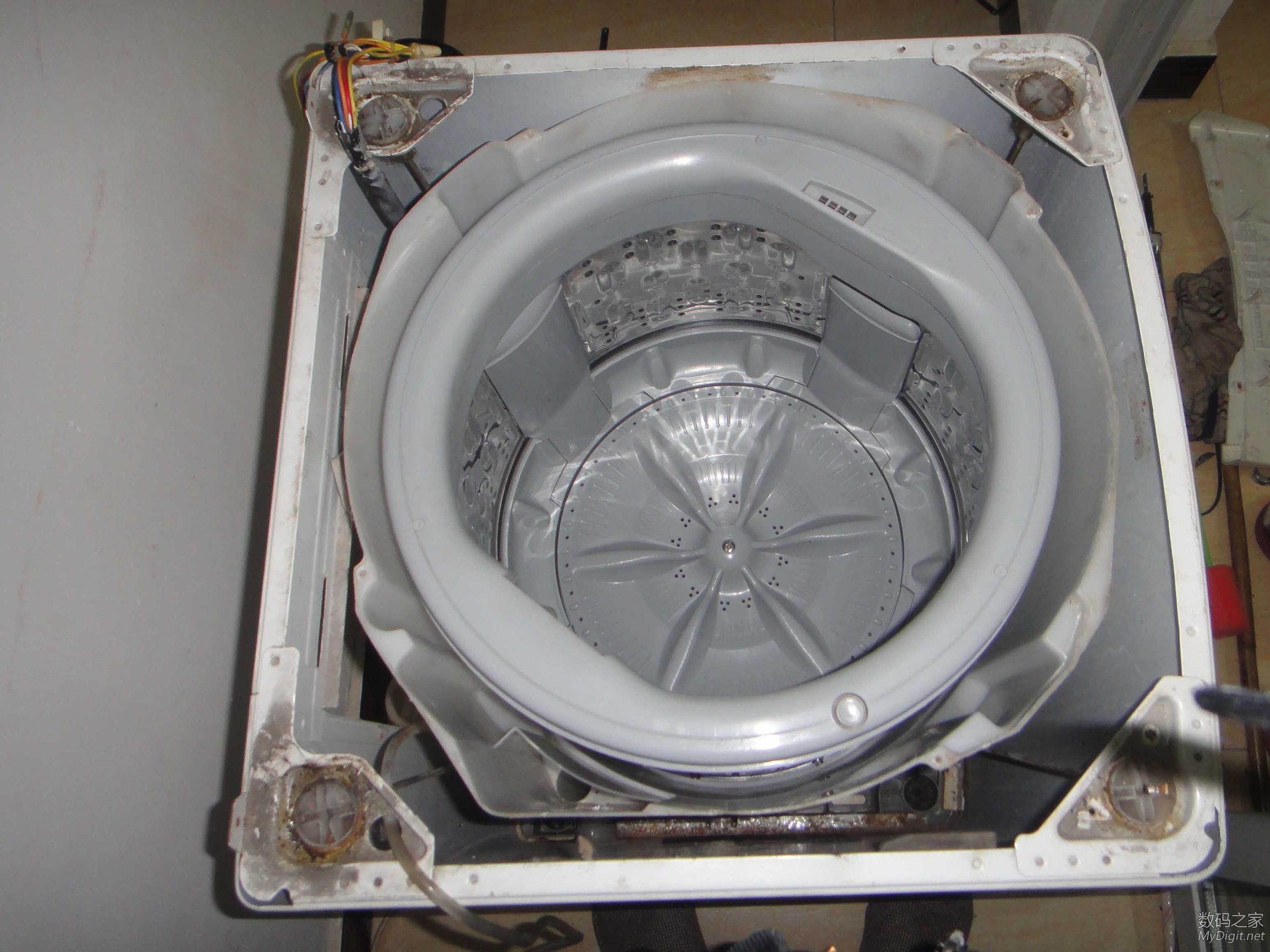 小天鹅洗衣机离合器坏了怎么修复,小天鹅全自动洗衣机洗衣服太脏