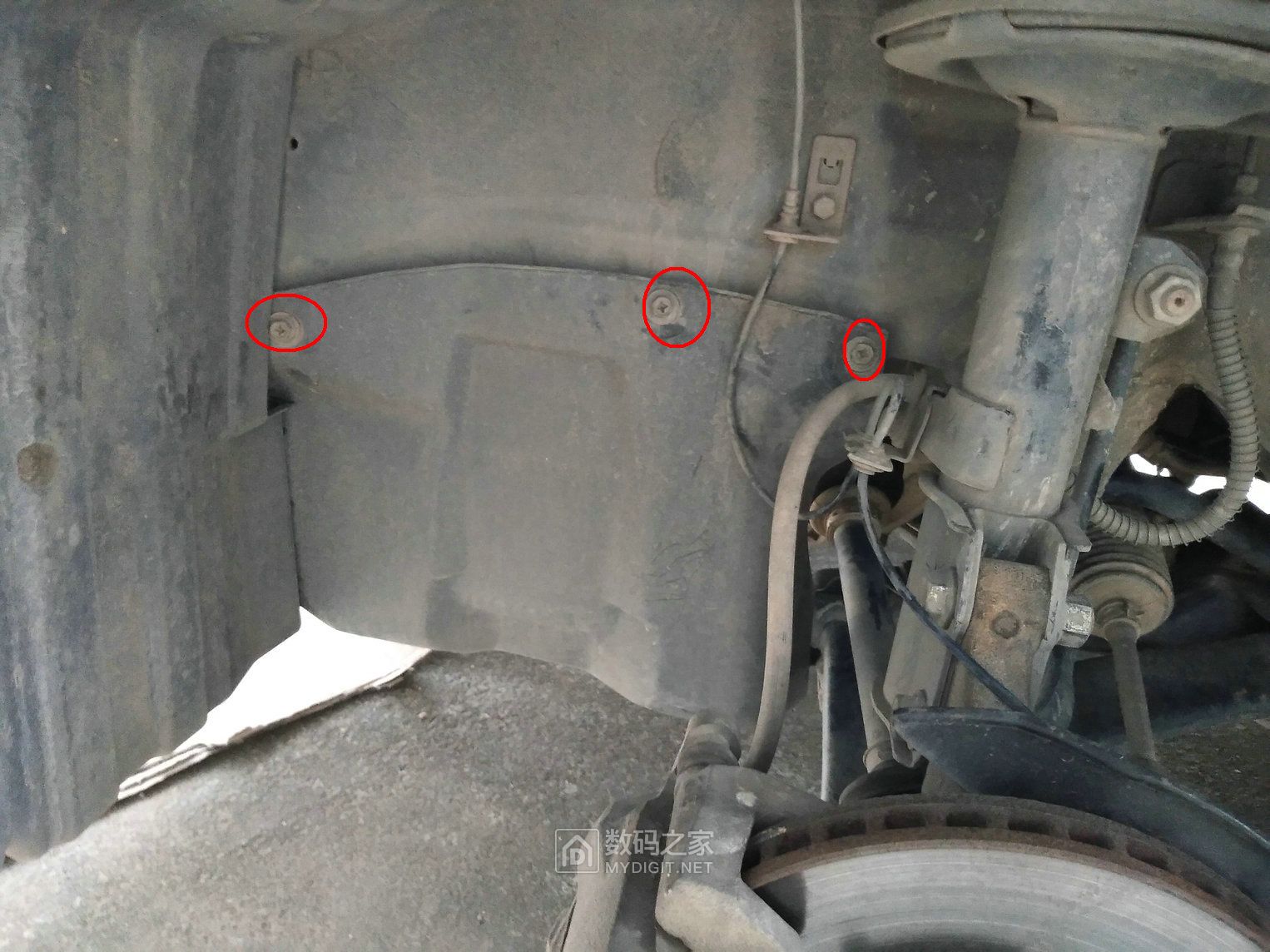 汽车手动变速箱齿轮油的更换教程,保养汽车更换变速箱机油吗