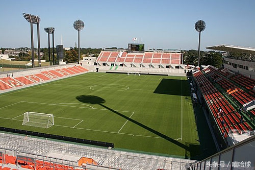俱乐部都要建专业球场？看看日本J1联赛的球场，还是老实搞青训吧