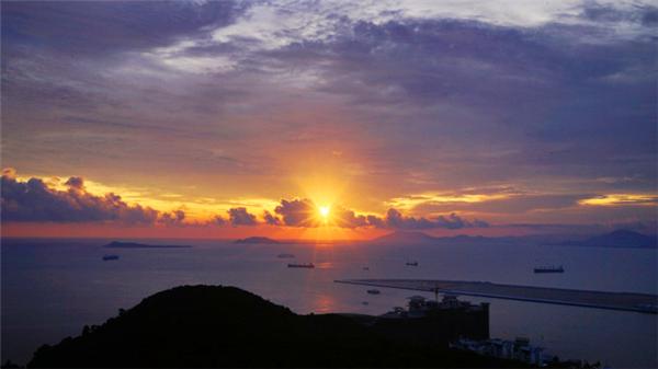 我到过许多地方是指哪里,我去过的地方皆是你看过的风景