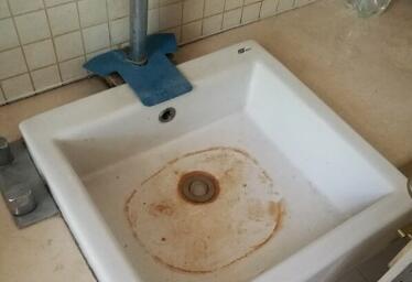 眼泪流不止怎么办,眼泪止不住的流是怎么了